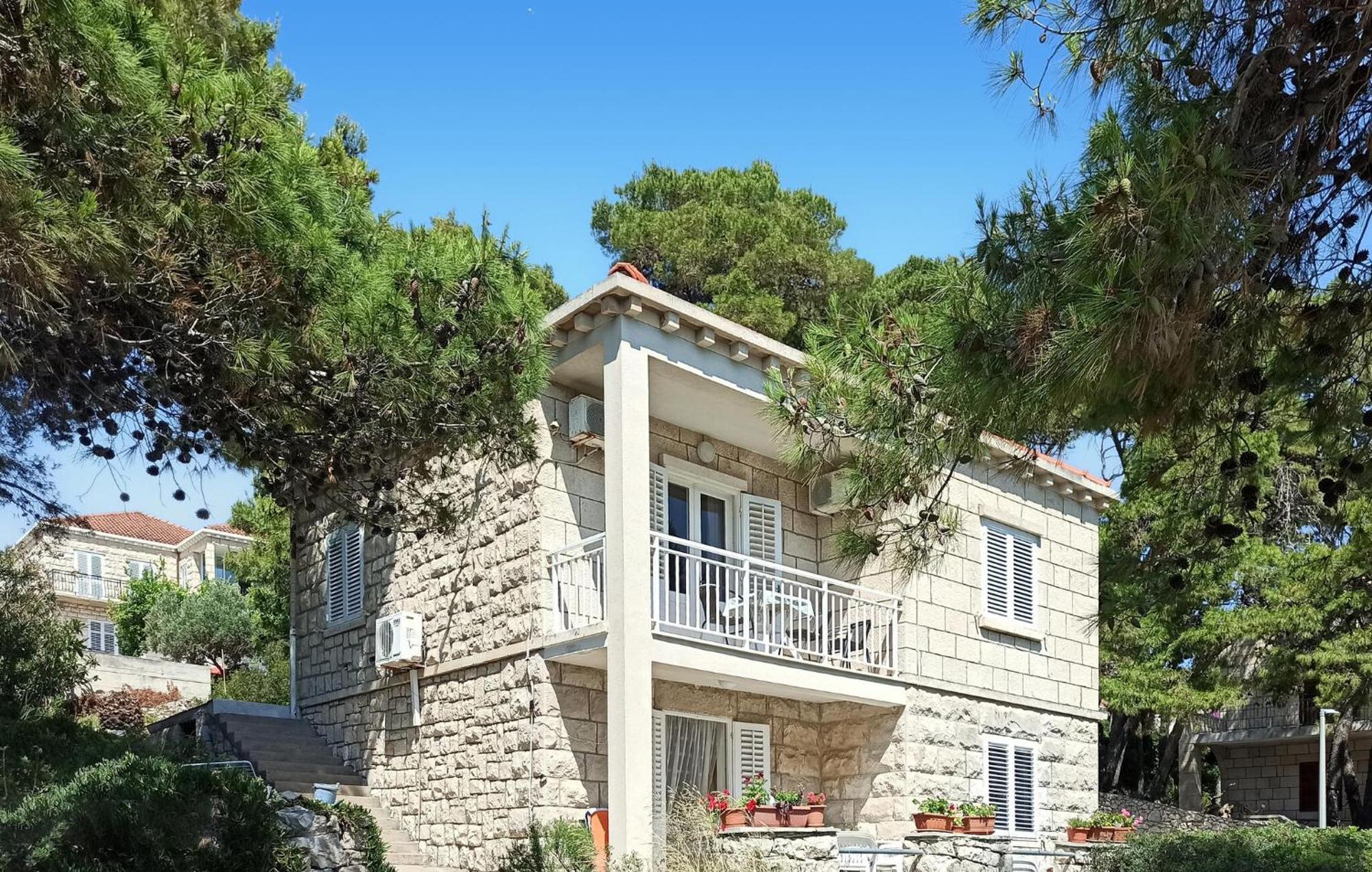 Amazing Apartment In Lumbarda With Kitchen Экстерьер фото